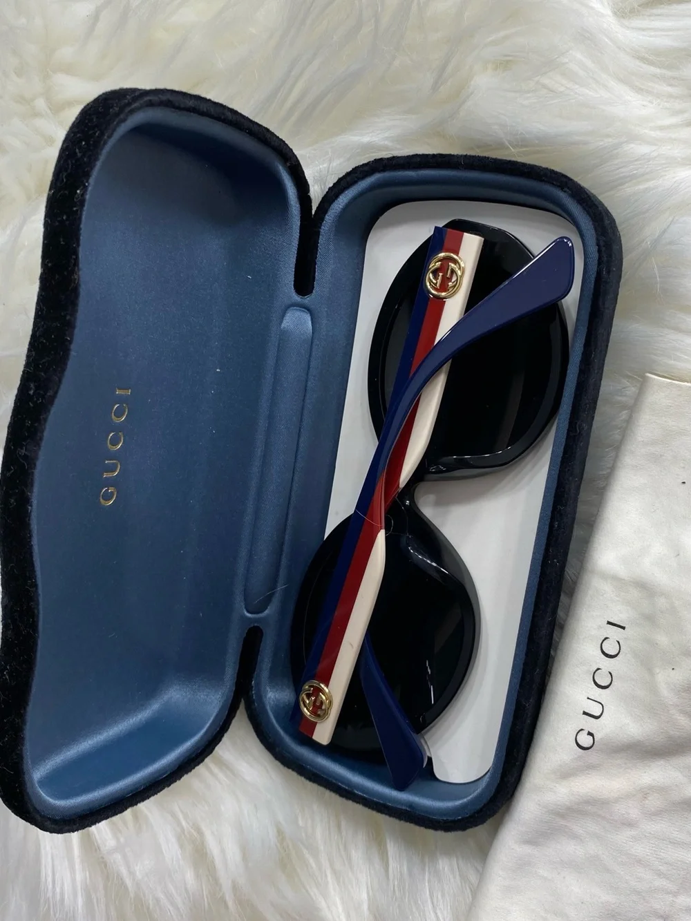 Gucci Black Round Sunglasses with Dark Lenses